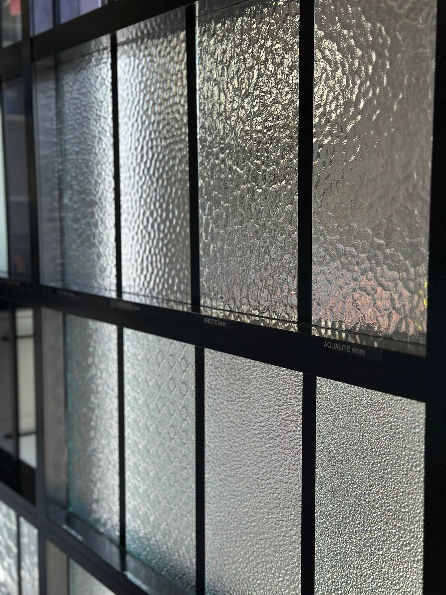 Obscure / Patterned Glass