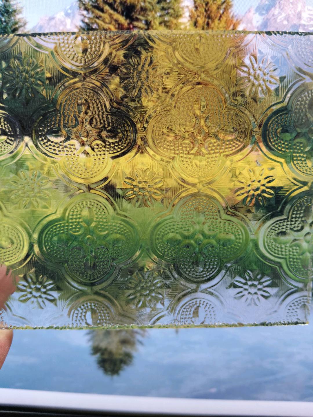 Obscure / Patterned Glass