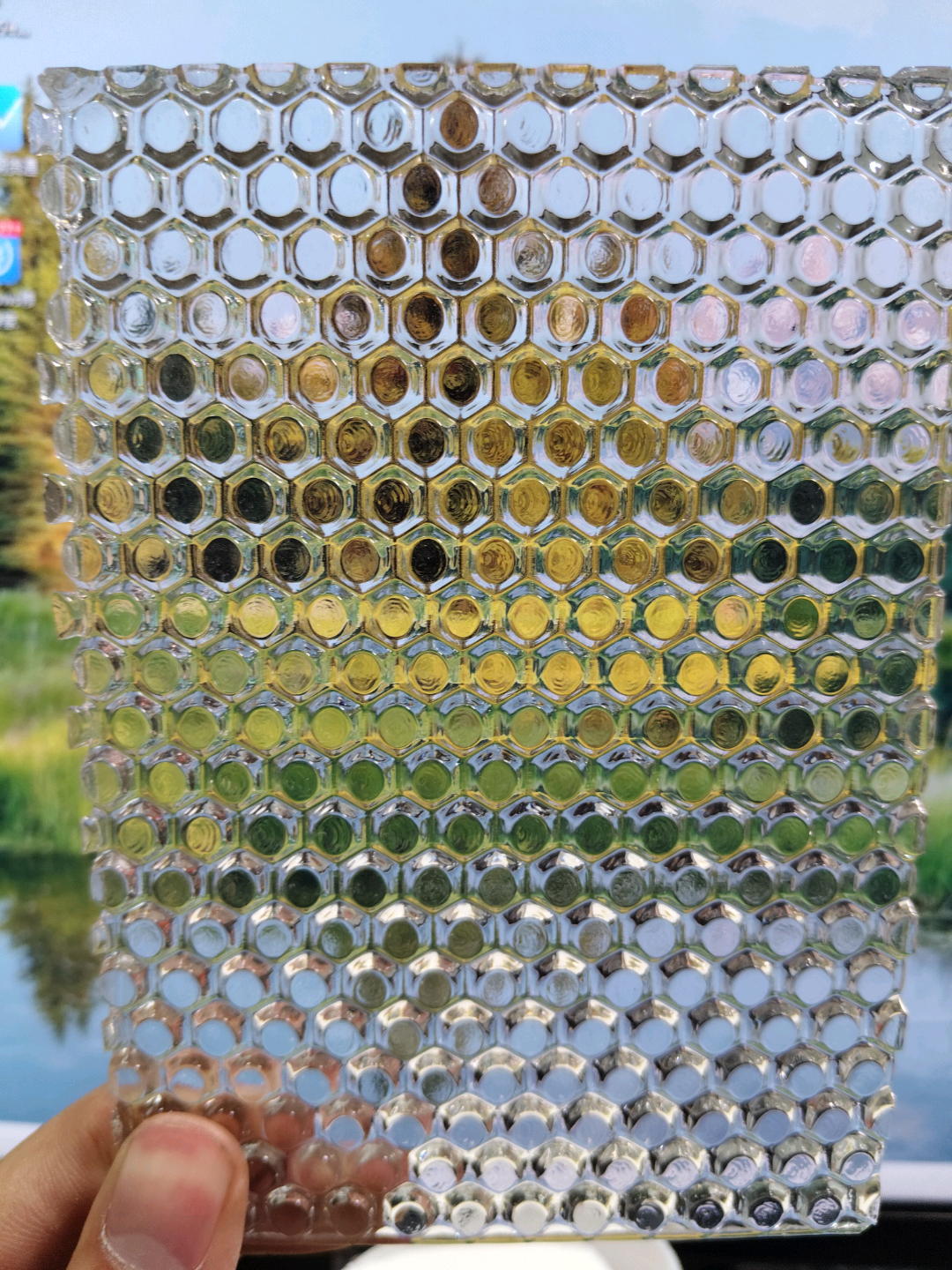 Obscure / Patterned Glass