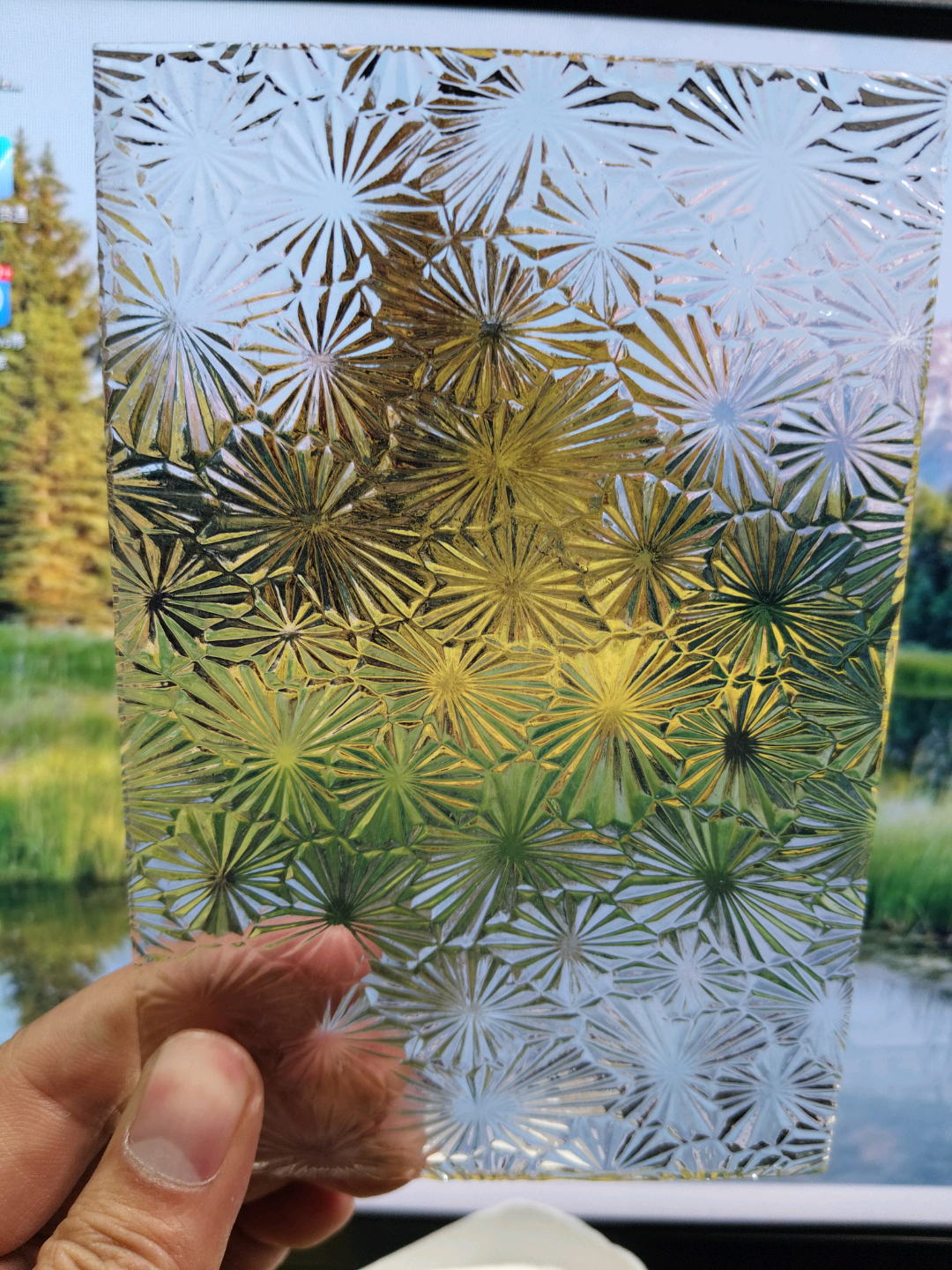 Obscure / Patterned Glass