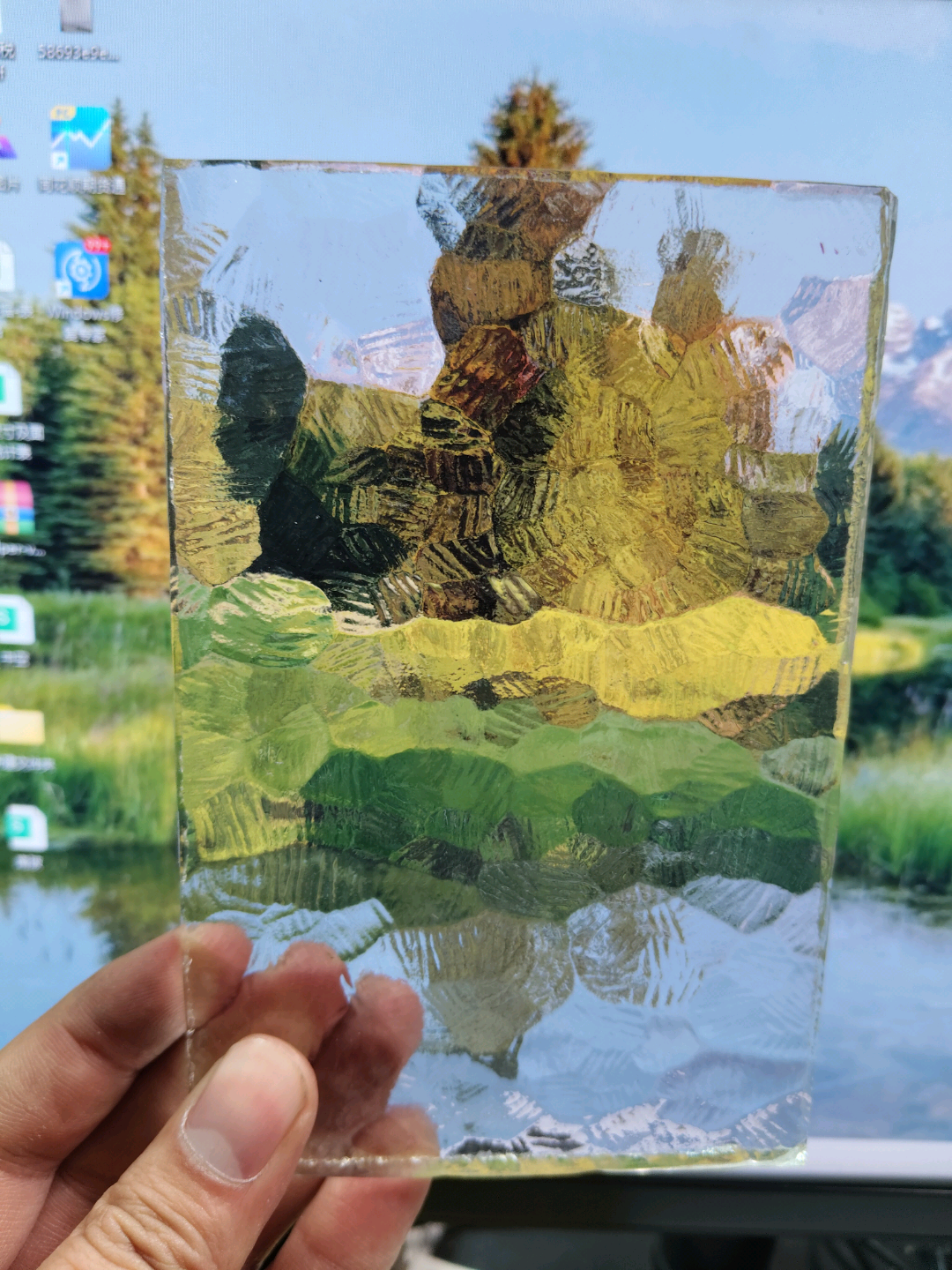 Obscure / Patterned Glass